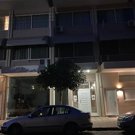 House Loft アパート カラマタ